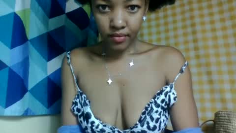 mmyriame online show from June 30, 12:06 pm