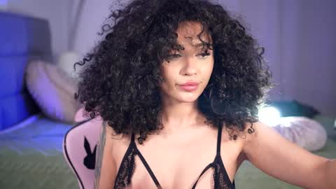 Snapshot of moan_4_you chatting on January 27, 10:06 pm Ruxxx online show from January 27, 10:06 pm