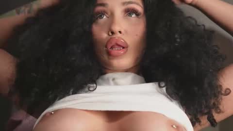 Snapshot of moan_4_you chatting on October 16, 7:42 am Ruxxx online show from October 16, 7:42 am