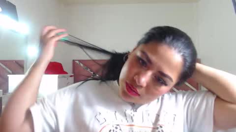 Catalina online show from December 3, 7:12 pm