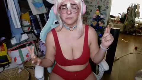 Snapshot of mochi_rainbow chatting on December 30, 8:58 pm The Mochi Rainbow Variety Show online show from December 30, 8:58 pm