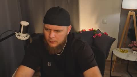 model134 online show from March 4, 11:00 pm