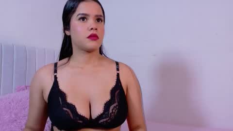 zoe ross online show from November 11, 7:25 pm