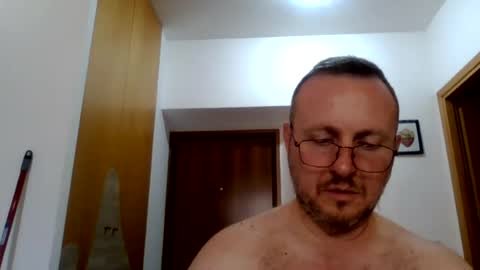 Snapshot of modesto1969 chatting on July 19, 9:24 am modesto1969 online show from July 19, 9:24 am