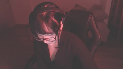 Snapshot of modjo_ chatting on December 5, 2:42 am Modjo online show from December 5, 2:42 am