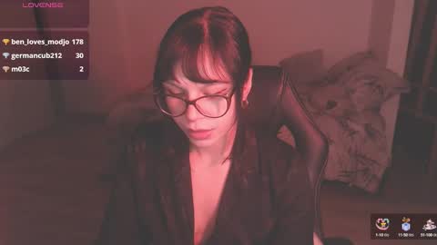 Snapshot of modjo_ chatting on January 5, 8:00 am Modjo online show from January 5, 8:00 am