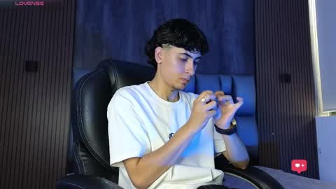 mohamed_malik online show from May 23, 1:59 pm