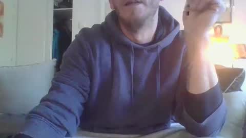 Snapshot of mohican69hot chatting on December 12, 8:47 am mohican69hot online show from December 12, 8:47 am