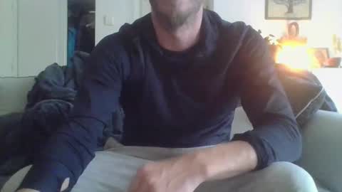 Snapshot of mohican69hot chatting on December 13, 10:41 am mohican69hot online show from December 13, 10:41 am