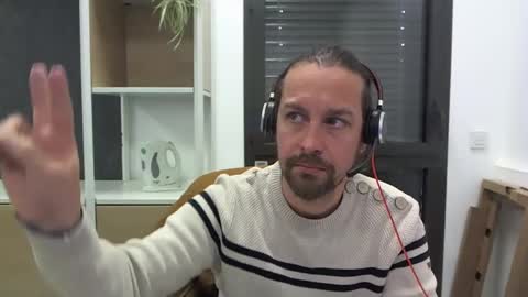 Snapshot of moi9876543210 chatting on January 31, 3:55 pm Julien online show from January 31, 3:55 pm