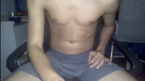 Snapshot of moi_017 chatting on January 27, 5:14 am moi 017 online show from January 27, 5:14 am