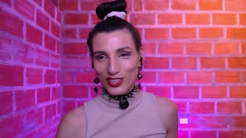 Snapshot of moira_hot chatting on February 28, 12:11 am moira_hot online show from February 28, 12:11 am