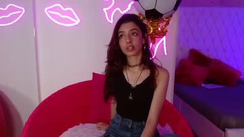 Snapshot of moira_jam chatting on July 2, 9:10 pm Moira online show from July 2, 9:10 pm