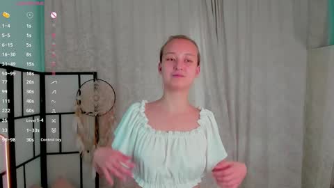 Snapshot of moiraalsbrook chatting on October 24, 8:44 am Diana online show from October 24, 8:44 am