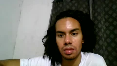 Snapshot of moisesbermudez__ chatting on November 20, 1:39 am moisesbermudez__ online show from November 20, 1:39 am