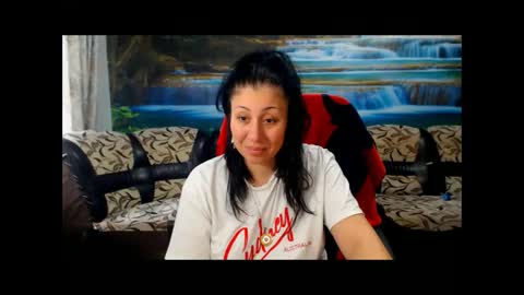 moistmady online show from March 31, 6:14 am