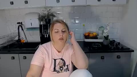 erika online show from October 8, 9:07 am