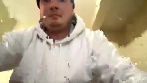 Snapshot of mojozz chatting on December 3, 7:11 pm LookinForFun online show from December 3, 7:11 pm