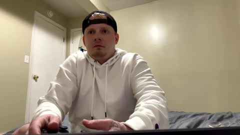 Snapshot of mojozz chatting on December 16, 1:31 am LookinForFun online show from December 16, 1:31 am