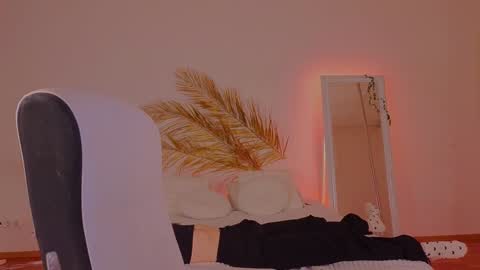 Molly online show from December 9, 12:01 am