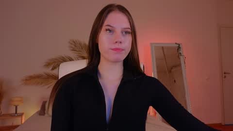 Molly online show from December 16, 9:31 pm