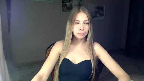 Snapshot of molli_and_tom chatting on October 12, 9:58 pm Bitcoin 1P8NuZxsaNsQTx7wJJJ7Ao1mic4nvJPVLC online show from October 12, 9:58 pm