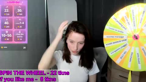 Snapshot of mollie_blush chatting on May 6, 7:35 am mollie_blush online show from May 6, 7:35 am