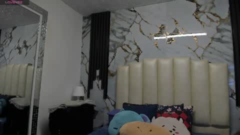 Snapshot of molliebue1 chatting on July 5, 12:12 pm Hey Guys Im Mollie online show from July 5, 12:12 pm