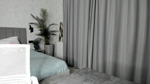 Snapshot of molly_555 chatting on December 22, 10:45 am Sima online show from December 22, 10:45 am