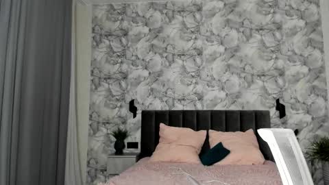 Snapshot of molly_555 chatting on December 23, 10:13 am Sima online show from December 23, 10:13 am