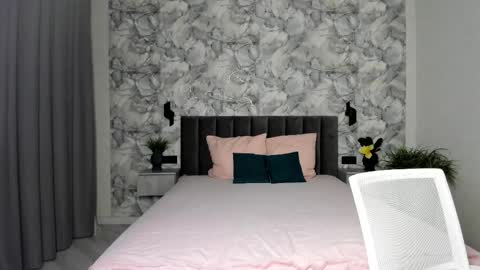 Snapshot of molly_555 chatting on January 6, 9:57 am Sima online show from January 6, 9:57 am