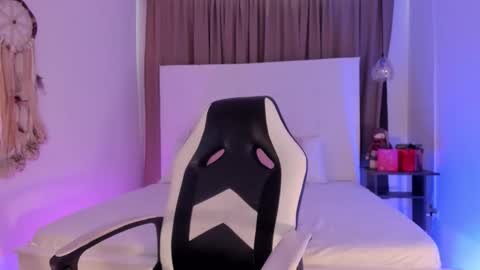      online show from November 18, 3:27 pm