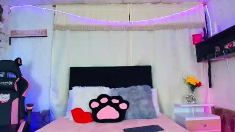 Molly Bick online show from June 20, 11:40 pm