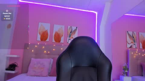    online show from January 8, 12:29 pm