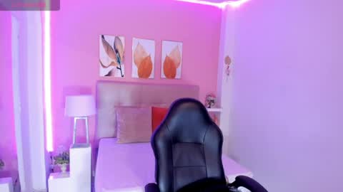    online show from April 9, 12:32 pm