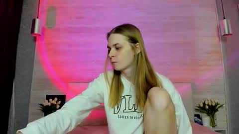 Molly Hunt online show from March 22, 12:52 pm