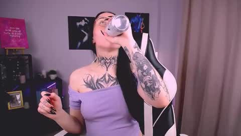 molly_kisss online show from November 15, 9:39 am