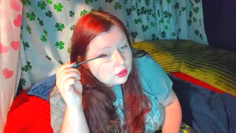 Snapshot of molly_moons chatting on June 8, 11:27 pm molly_moons online show from June 8, 11:27 pm