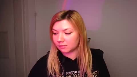 Molly online show from January 8, 3:17 pm