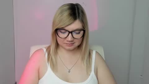 Molly online show from September 29, 11:48 am