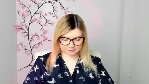 Molly online show from January 17, 6:51 am