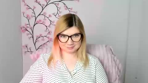 Molly online show from February 1, 12:37 pm