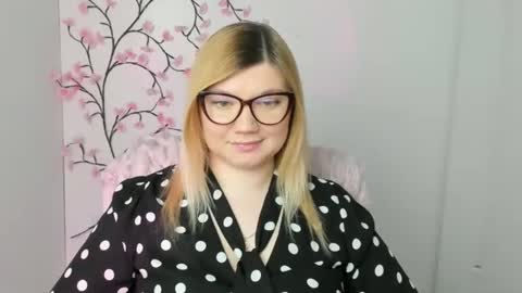 Molly online show from March 6, 12:56 pm