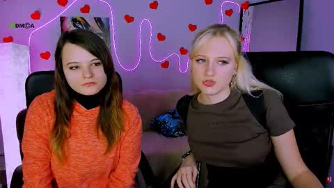 Snapshot of molly_mouse_ chatting on February 23, 1:19 pm Molly online show from February 23, 1:19 pm