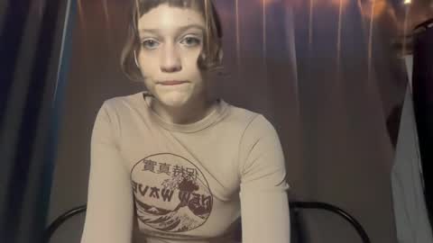 molly_poly online show from April 12, 3:17 pm