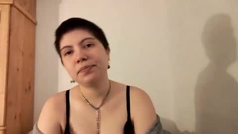 Molly Pop online show from November 8, 9:57 pm