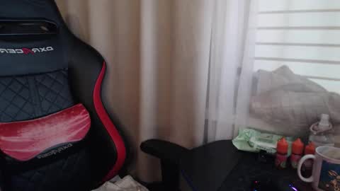 I have new photos come and see with love Molly online show from November 16, 12:33 pm