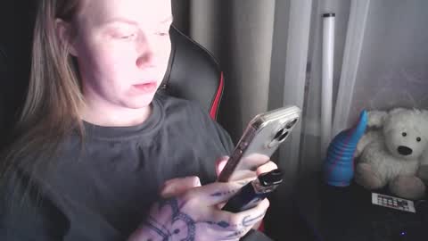 I have new photos come and see with love Molly online show from February 1, 4:44 am