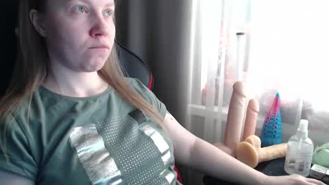 I have new photos come and see with love Molly online show from March 18, 8:17 am