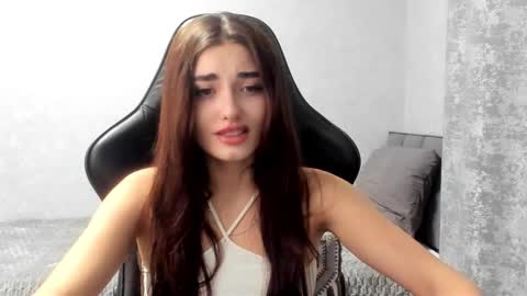 Molly online show from December 2, 7:20 pm